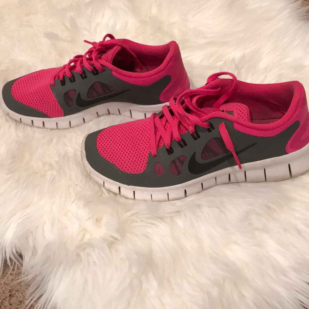 Nike free 5.0 youth 7 equivalent to a women’s 8.5